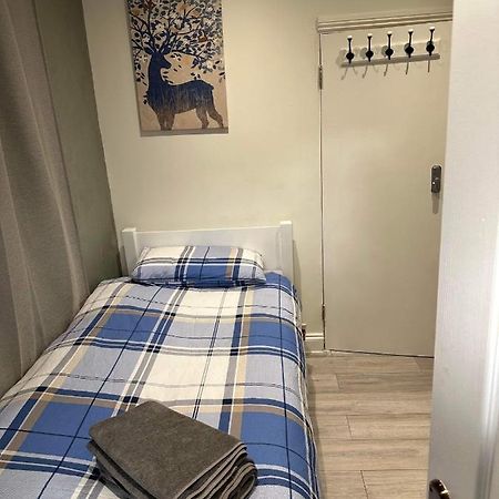 Guest&Rest 3 Apartment Лондон Екстериор снимка