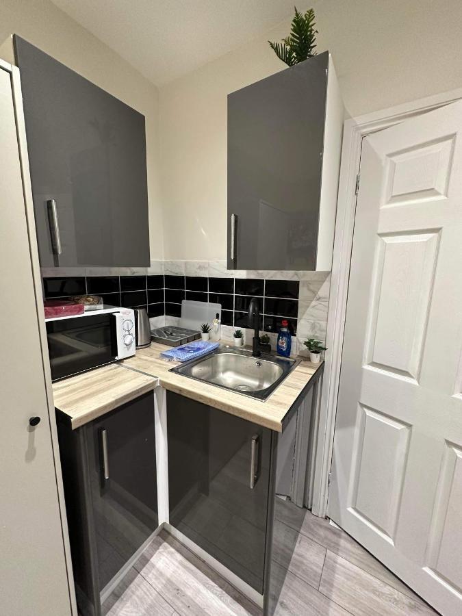Guest&Rest 3 Apartment Лондон Екстериор снимка