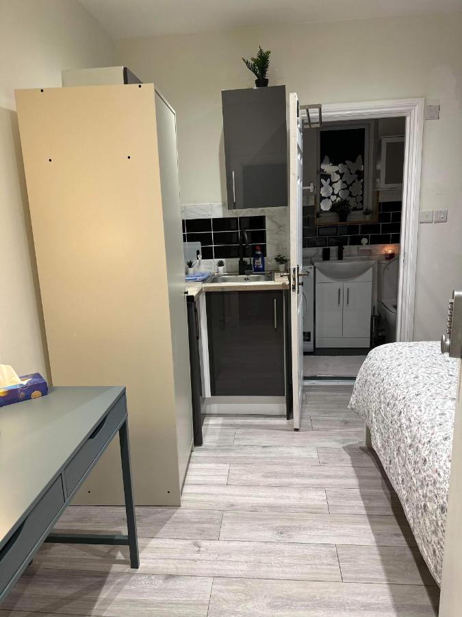 Guest&Rest 3 Apartment Лондон Екстериор снимка