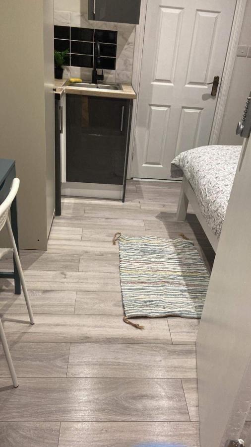 Guest&Rest 3 Apartment Лондон Екстериор снимка
