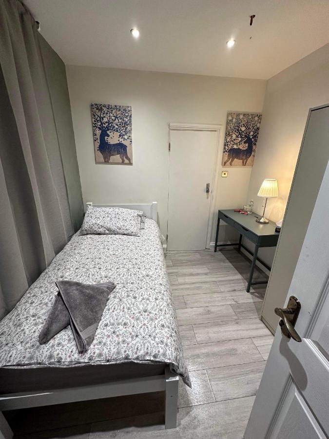 Guest&Rest 3 Apartment Лондон Екстериор снимка
