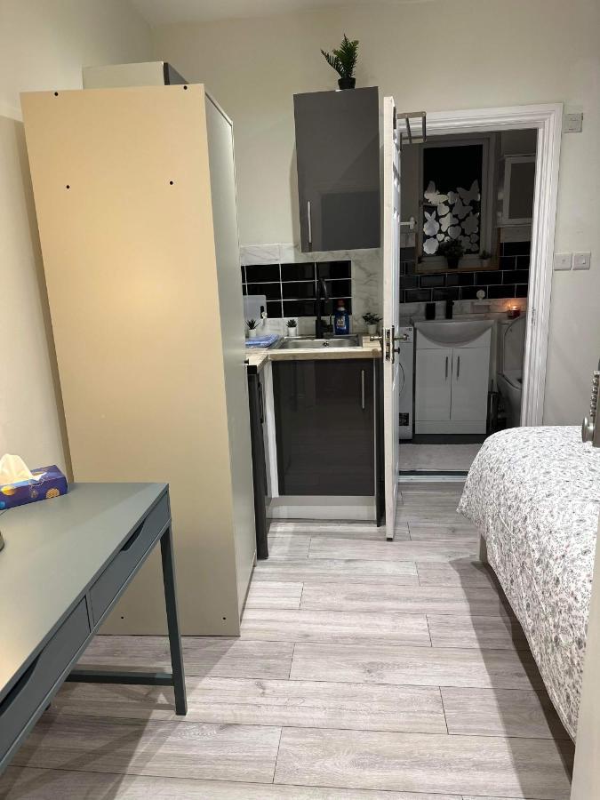 Guest&Rest 3 Apartment Лондон Екстериор снимка